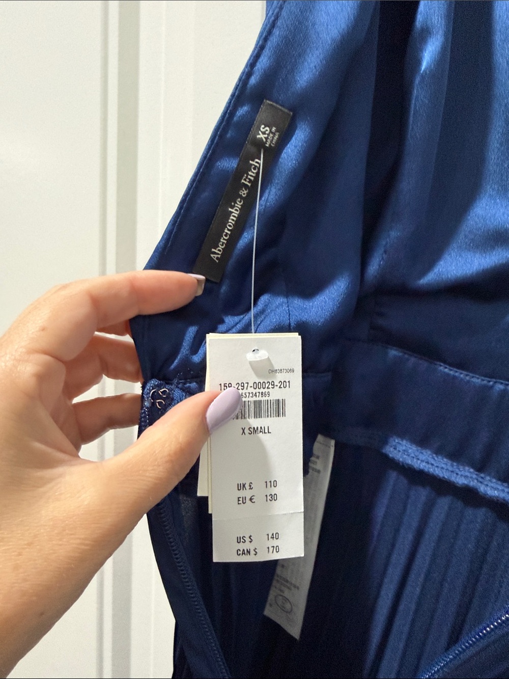Abercrombie & Fitch Navy Plunging V-Neck Pleated Jumpsuit - Picture 2 of 6